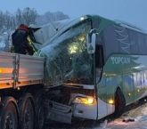 Tokat’ta yolcu otobüsü ile tır çarpıştı!