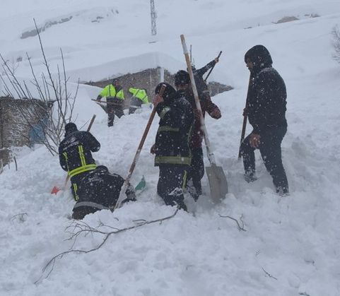 Van’ın Çatak ilçesinde çığ düşmesi sonucu bir kişinin kayıp