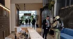 Zeytinburnu’nda bir sitenin danışma noktasına bırakılan kargo paketi patladı