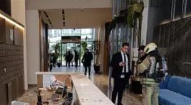 Zeytinburnu’nda bir sitenin danışma noktasına bırakılan kargo paketi patladı