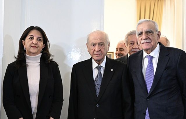 Devlet Bahçeli: Uzatılan el, kalkan yumrukla yer değiştirebilir