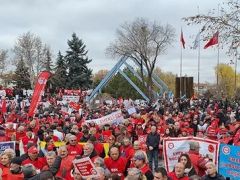 Emekliler “Açlığa, yoksulluğa ve sefalete” karşı “insanca bir yaşam hakkı…