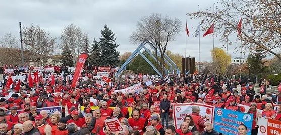 Emekliler “Açlığa, yoksulluğa ve sefalete” karşı “insanca bir yaşam hakkı…