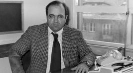 Uğur Mumcu, Evinin önünde ‘türkülerle’ anıldı