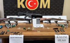 Sakarya’da bir evde gizli cephanelik çıktı!