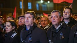 Özgür Özel, Adıyaman’da sessiz yürüyüşe katıldı