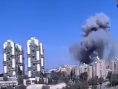 İran’ın balistik füzeleri İsrail’i vurdu!