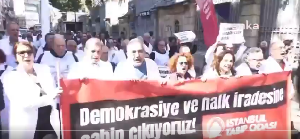 İstanbul’da sağlık çalışanlarından “Beyaz Yürüyüş”