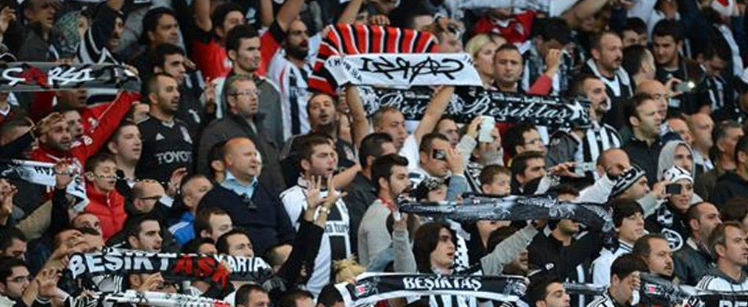 Beşiktaş taraftarından, Doruk Madencilik işçilerine destek