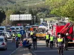 İzmir’de freni boşalan tır karşı şeride geçti 3 kişi yaşamını yitirdi…