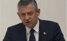 CHP lideri Özgür Özel,Biz devleti kuran partiyiz, bir avuç darbeciye teslim olmayız”