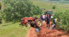 Afyon’da baba – oğul traktörün altında kaldı