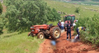 Afyon’da baba – oğul traktörün altında kaldı