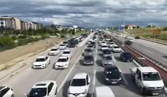 Bayramı tatilini tamamlayan vatandaşlar erken dönüşe geçti