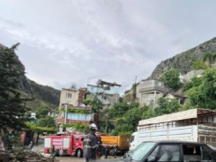 Hatay’da selden tek katlı ev çöktü…