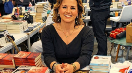 Bayram ziyaretinde yazar Ayten Öztürk, yeğeninin bıçaklı saldırısına uğradı…