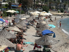 Bodrum’da Kurban Bayramı’nın ilk gününde sahillerde yoğunluk