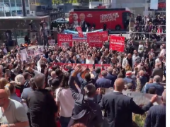 CHP genel merkezine Kılıçdaroğlu posteri asıldı: ‘Şimdi arınma zamanı’