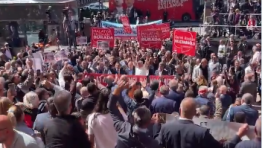CHP genel merkezine Kılıçdaroğlu posteri asıldı: ‘Şimdi arınma zamanı’