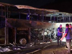 Denizli’de yolcu otobüsü alev alev yandı…