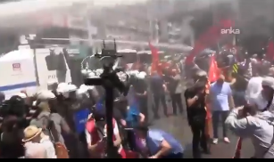 İzmir’ Cumhuriyet Meydanı ablukaya alındı: TOMA’lı, biber gazlı müdahale başladı!