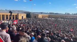 Özgür Özel, on binlerce kişiyle beraber Anıtkabir’de