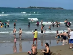 Dalga ve Rüzgar Uyarısı, iki ilçe’de Denize Girmek Tehlikeli ve Yasak!