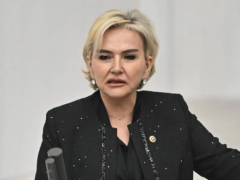 CHP’den istifa eden, İstanbul Milletvekili Nimet Özdemir, AKP’ye katıldı