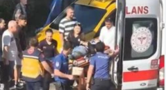 Afyonkarahisar’da düğün salonu önünde silahlı kavga,1 ölü, 4 yaralı