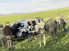 Erzurum’da takla atan hafif ticari araçta bulunan 3 kişi yaşamını yitirdi