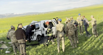 Erzurum’da takla atan hafif ticari araçta bulunan 3 kişi yaşamını yitirdi