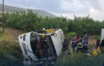 Isparta’da gezi tur otobüsü devrildi