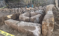 Mardin’de tarihi bir kiliseye ait, Süryanice yazılı kitabeler bulundu