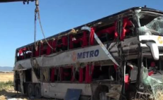 Amasya’da yolcu otobüsü devrildi…