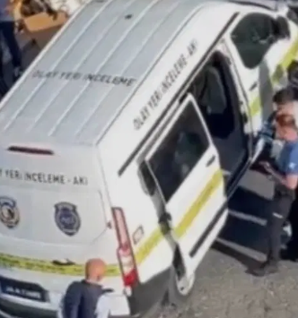 Beylikdüzü’nde baygınlık geçiren kadın hastaneye götürülürken yolda öldü