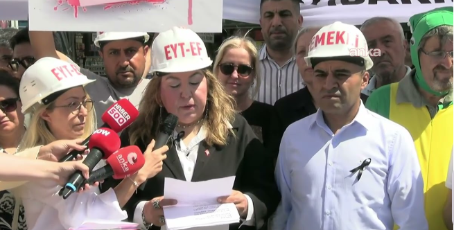 Emekliler Kadıköy’den iktidara seslendi…