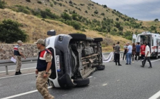 Erzincan’da minibüs devrildi…
