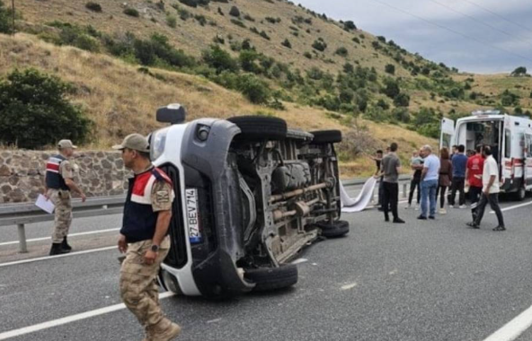 Erzincan’da minibüs devrildi…