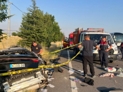 Gurbetçi ailenin otomobili Kırşehir-Kayseri yolunda kontrolden çıkarak takla attı