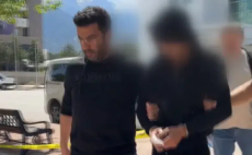 İzmir’de tartıştığı arkadaşını bıçakla öldürdü…