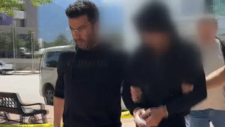 İzmir’de tartıştığı arkadaşını bıçakla öldürdü…