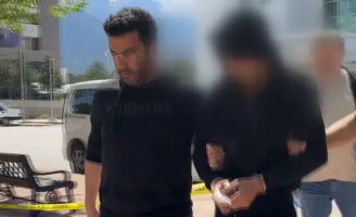 İzmir’de tartıştığı arkadaşını bıçakla öldürdü…