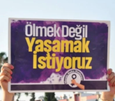 Adana’da sokakta  saldırıya uğrayan kadın yaşamını yitirdi